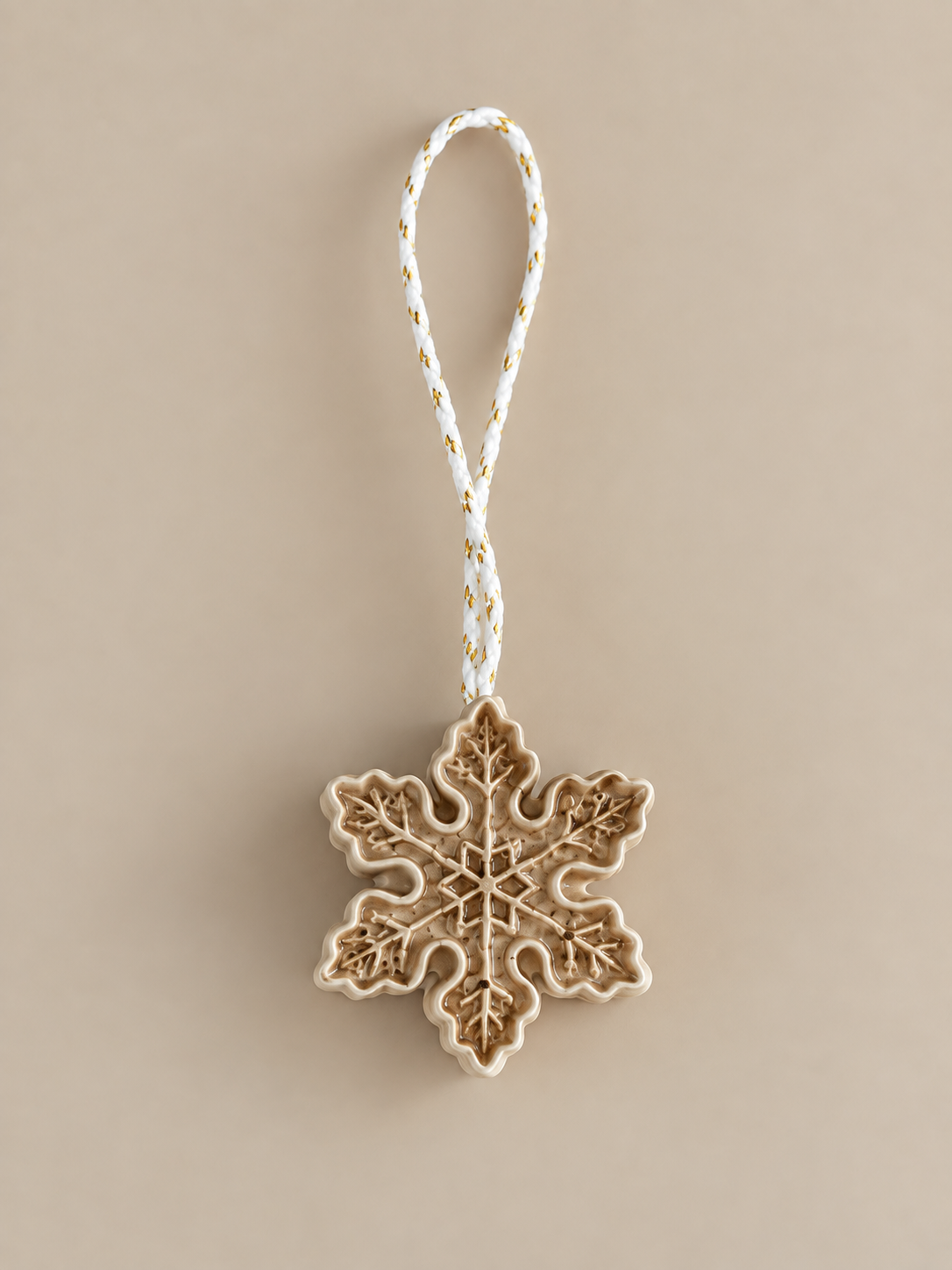 BRINA | Set de 5 adornos de copo de nieve de Jesmonite para Navidad