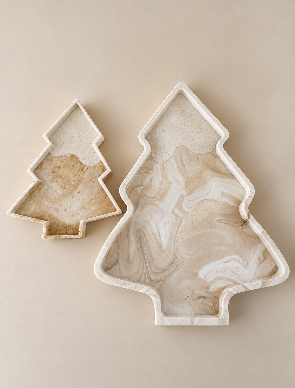 KERST | Bandeja de Jesmonite en forma de árbol de Navidad