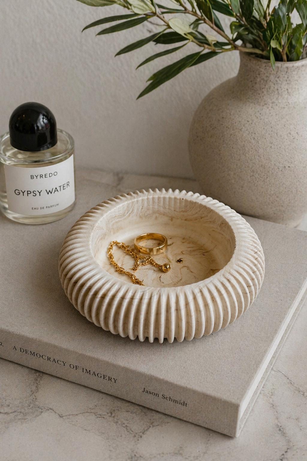Cuenco decorativo de Jesmonite | Vaciabolsillos artesanal | Organizador de joyas | Efecto mármol | Decoración minimalista