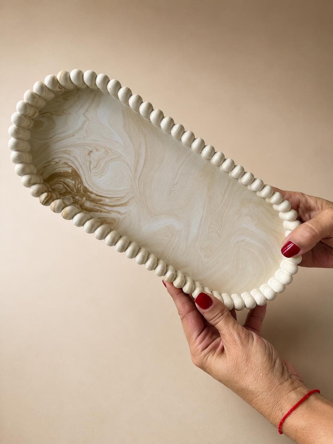 Bandeja Ovalada con Borde de Cuentas | Organizador para Joyas | Vaciabolsillos | Decoración Minimalista
