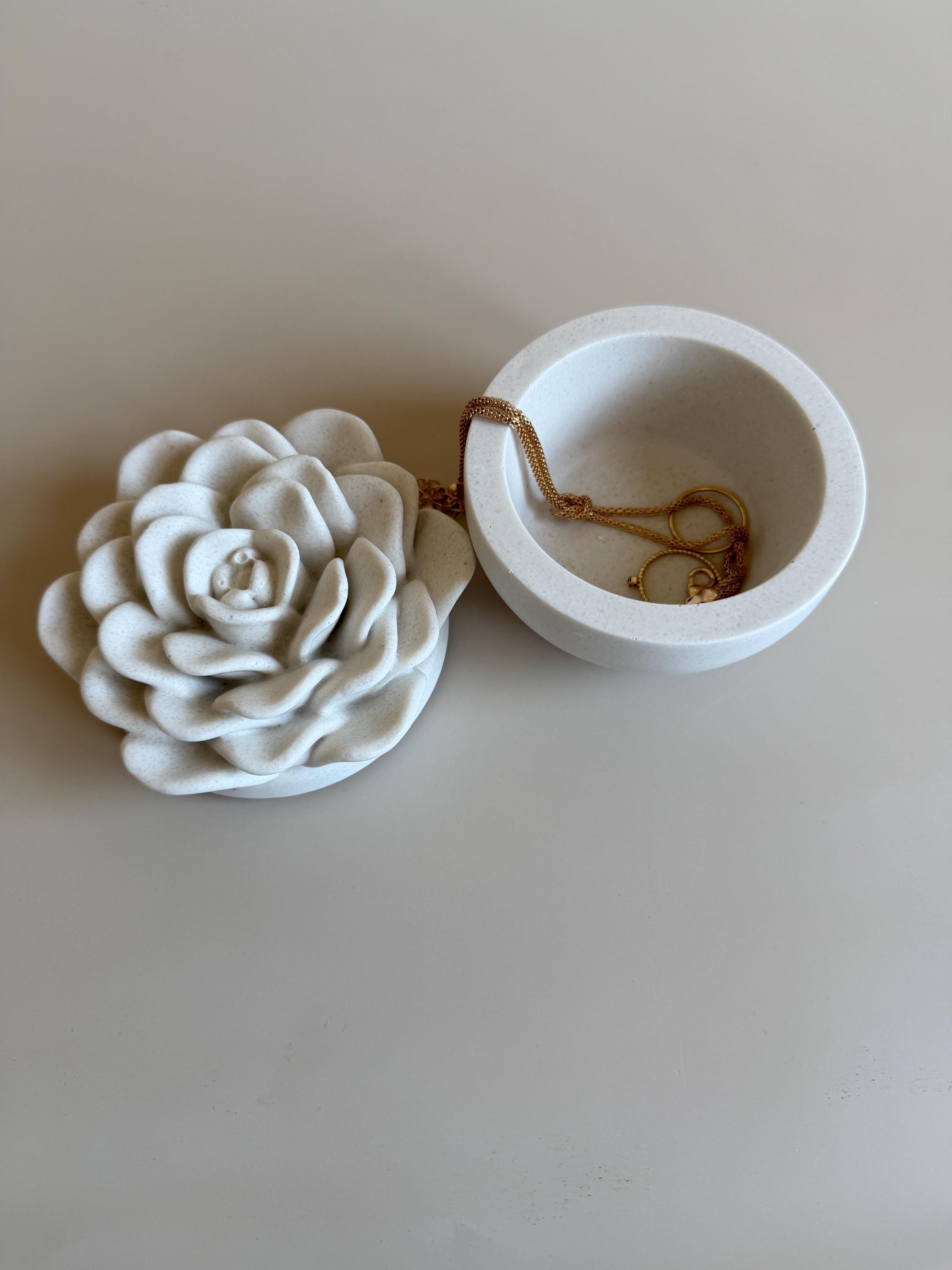 Caja Decorativa con Tapa en Forma de Flor | Joyero | Caja para Anillos | Decoración Minimalista
