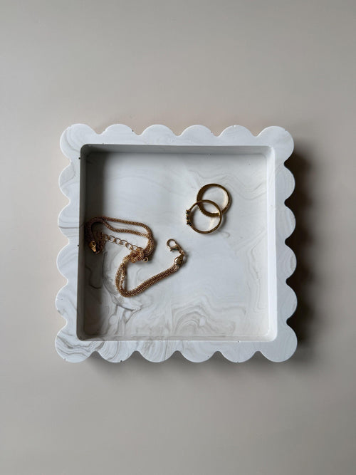 Bandeja Cuadrada con Borde Ondulado | Bandeja para Joyas | Vaciabolsillos | Decoración Minimalista