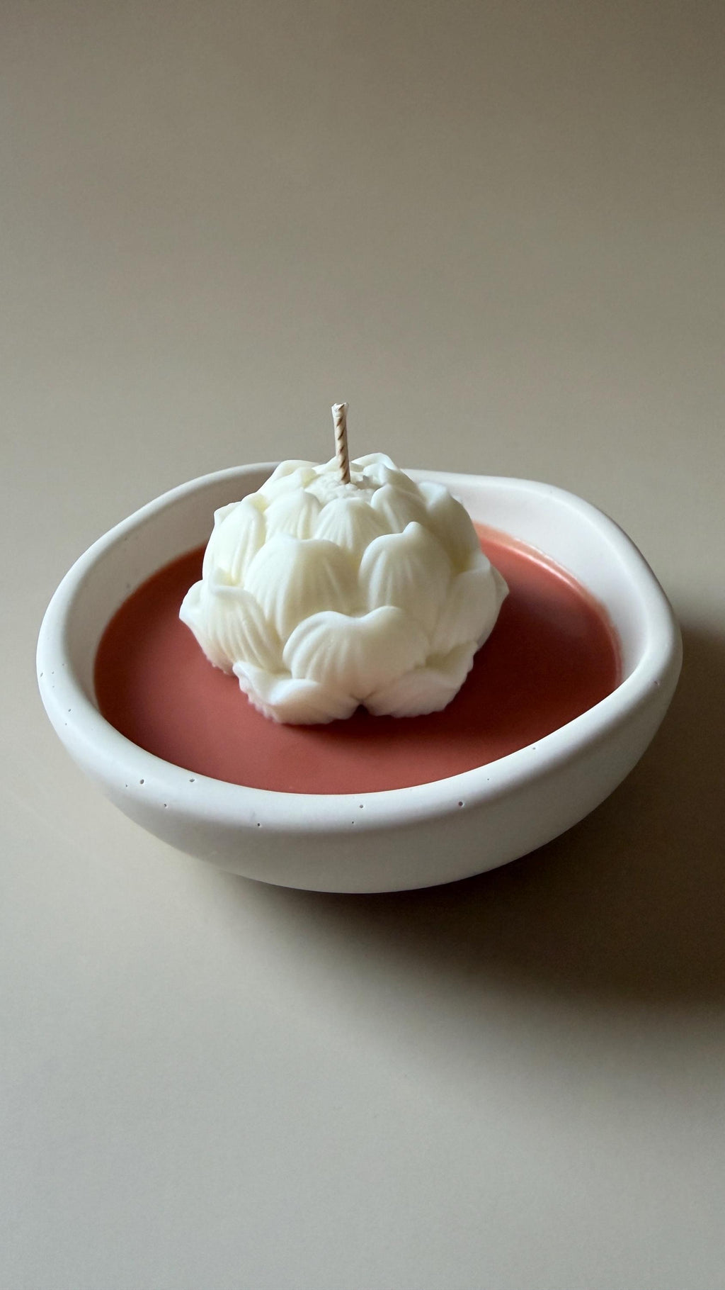 Set Vela Flor de Loto de Jesmonite | Vela Artesanal | Decoración Minimalista