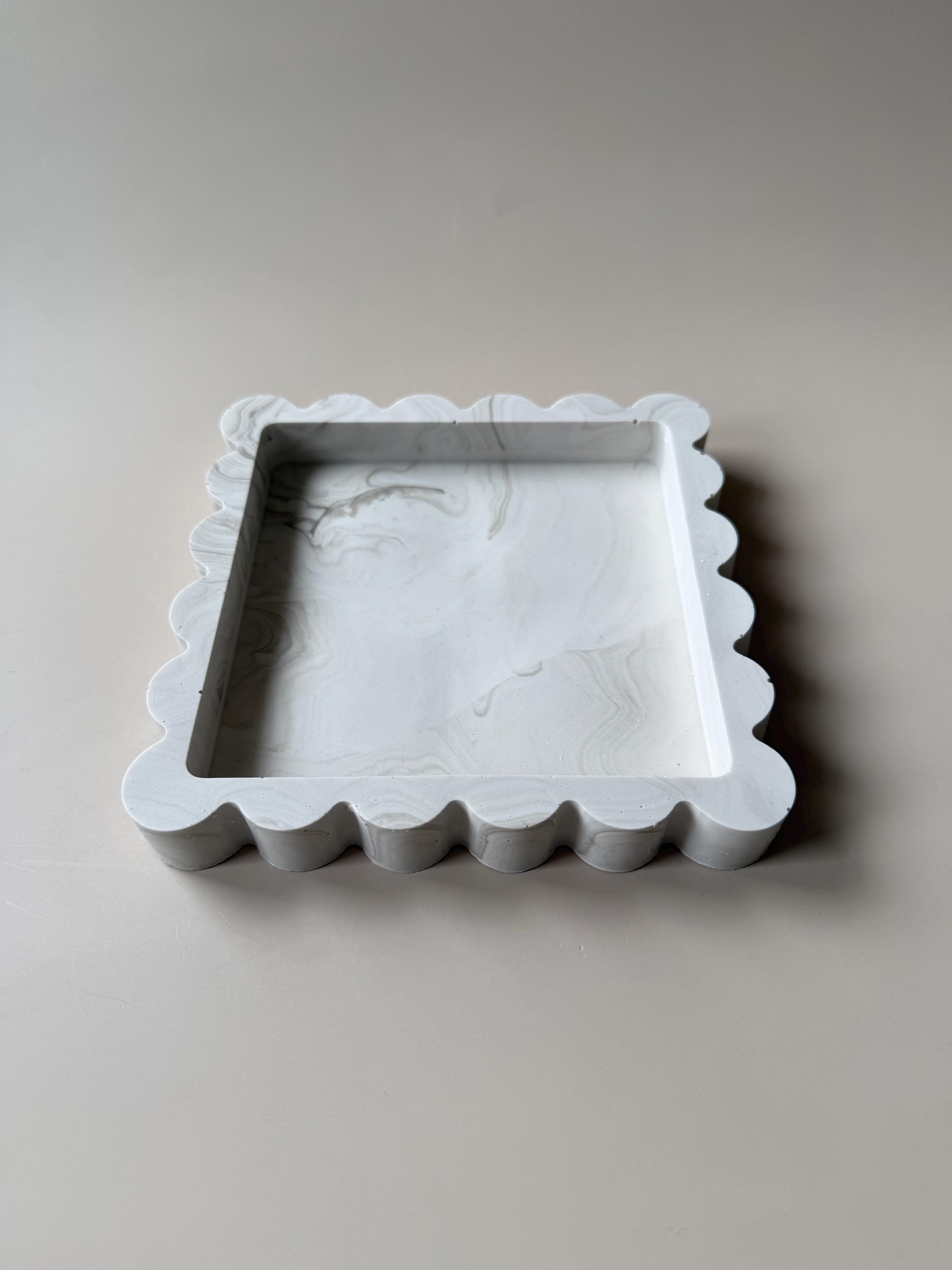 Bandeja Cuadrada con Borde Ondulado | Bandeja para Joyas | Vaciabolsillos | Decoración Minimalista