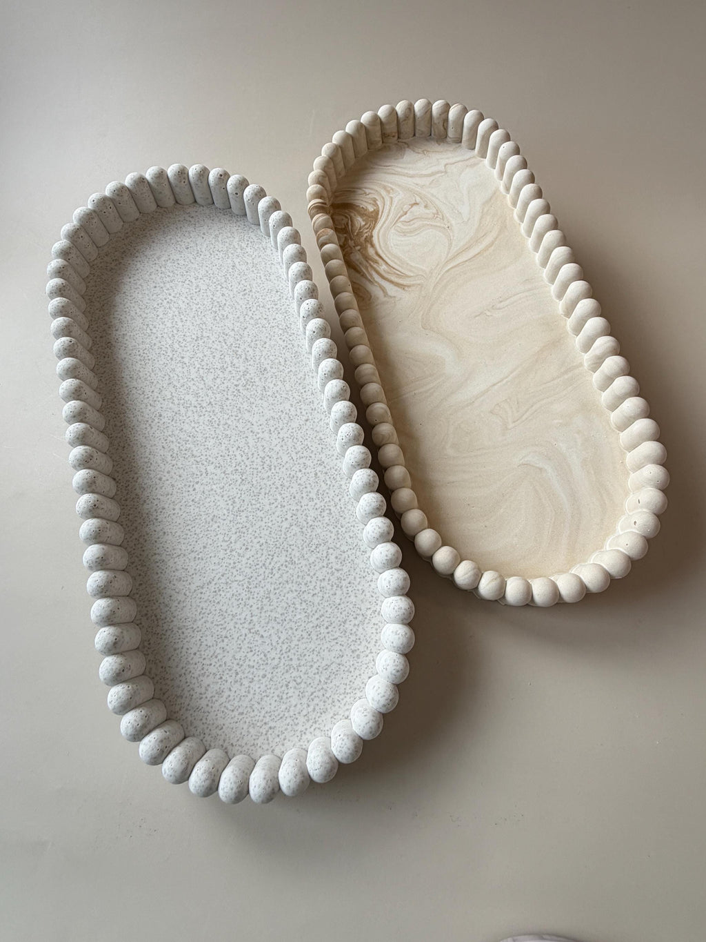 Bandeja Ovalada con Borde de Cuentas | Organizador para Joyas | Vaciabolsillos | Decoración Minimalista