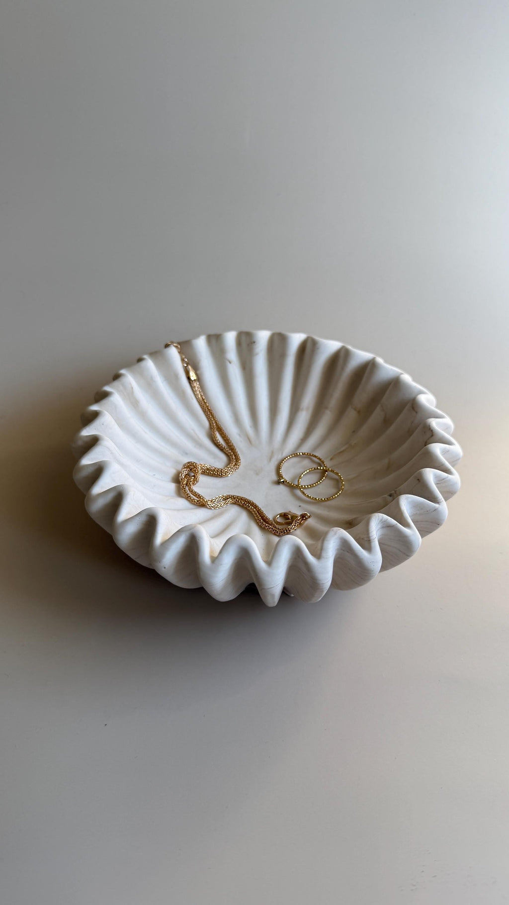Bandeja Ovalada Decorativa con Relieve | Organizador para Joyas | Vaciabolsillos | Decoración Minimalista