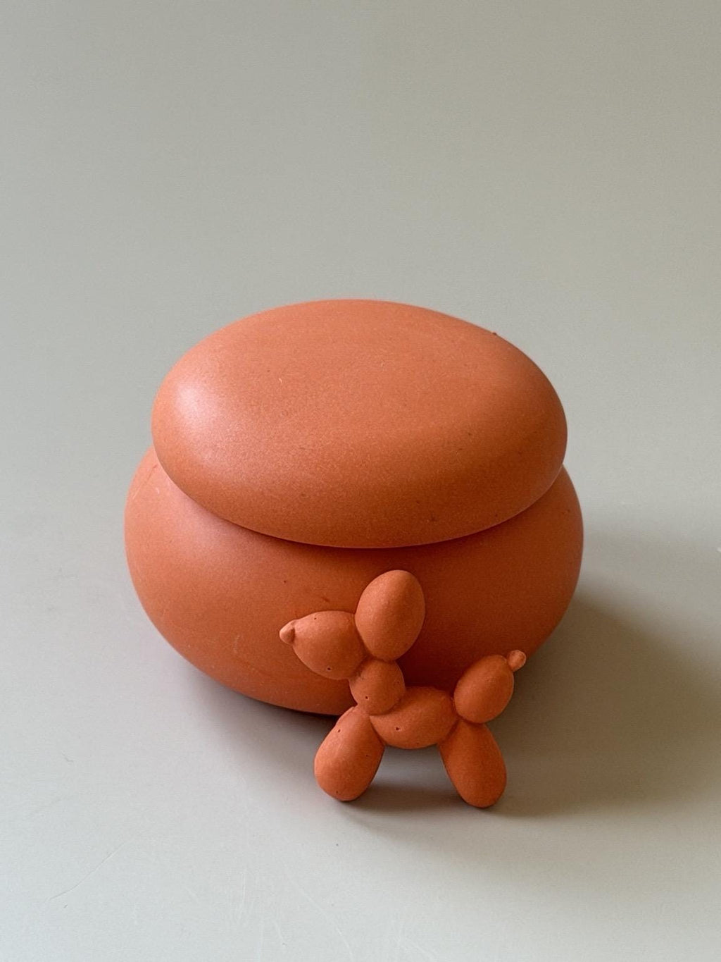 Caja Decorativa con Perro Globo | Joyero de Jesmonite | Caja con Tapa | Decoración Minimalista