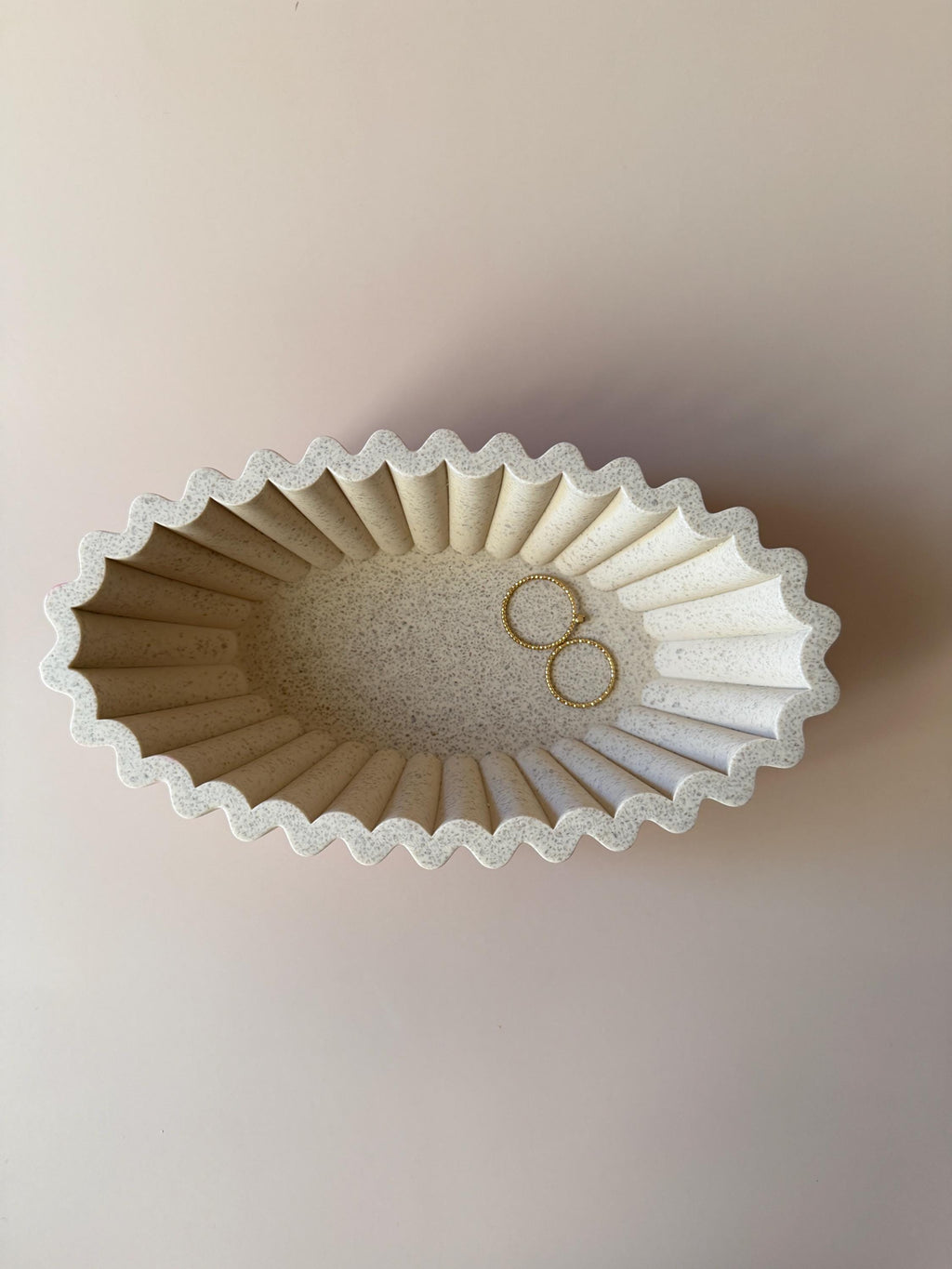 Bandeja Ovalada Decorativa con Relieve | Organizador para Joyas | Vaciabolsillos | Decoración Minimalista