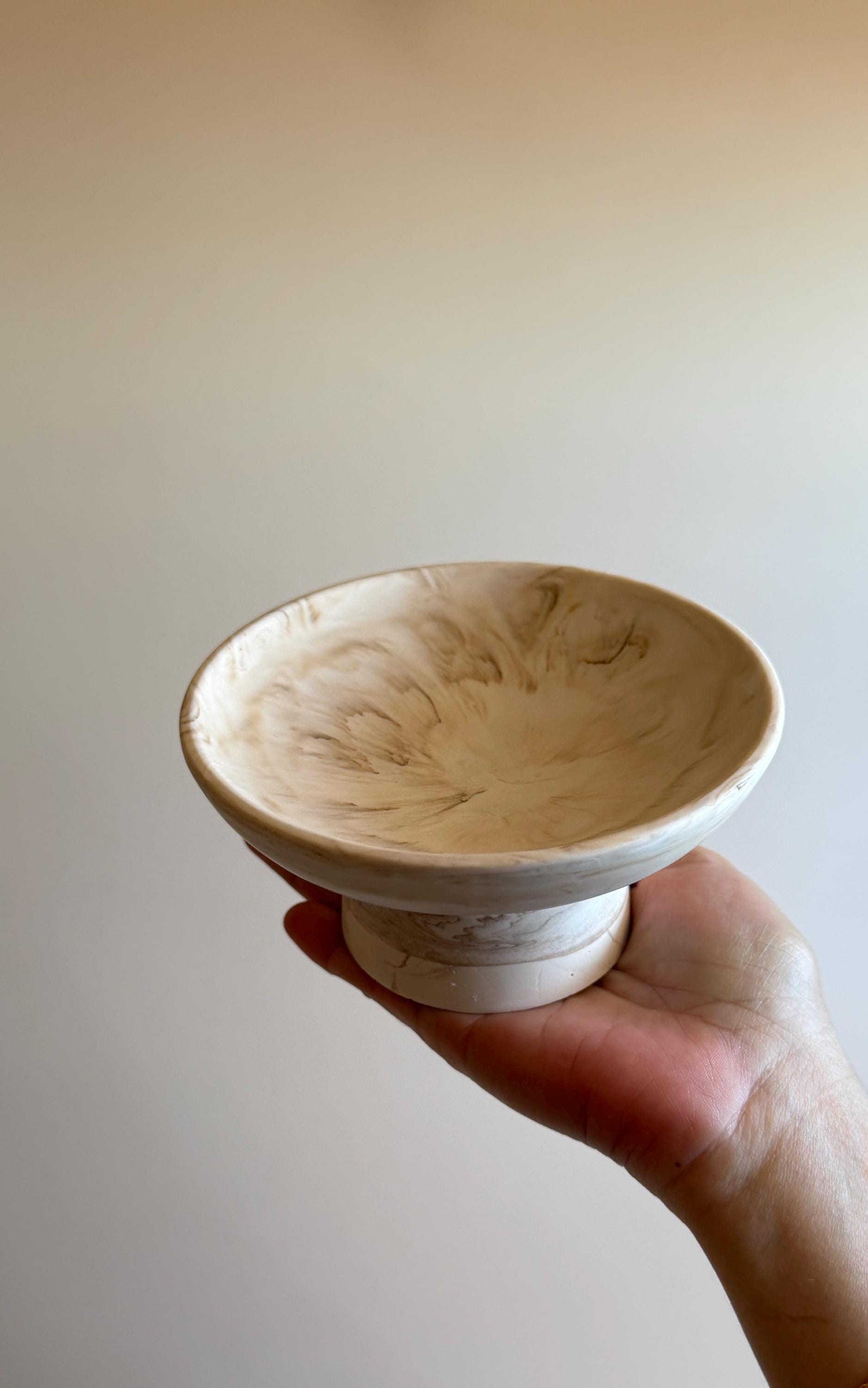 Cuenco Multifuncional con Pie | Quemador para Palo Santo e Incienso | Vaciabolsillos | Organizador | Efecto Mármol