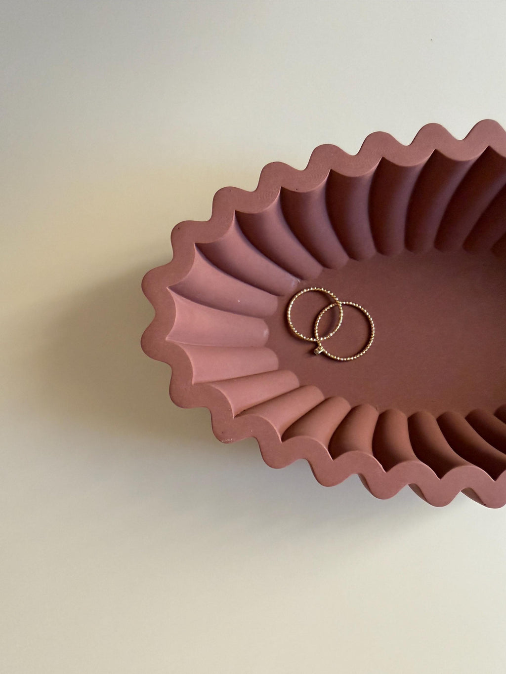 Bandeja Ovalada Decorativa con Relieve | Organizador para Joyas | Vaciabolsillos | Decoración Minimalista