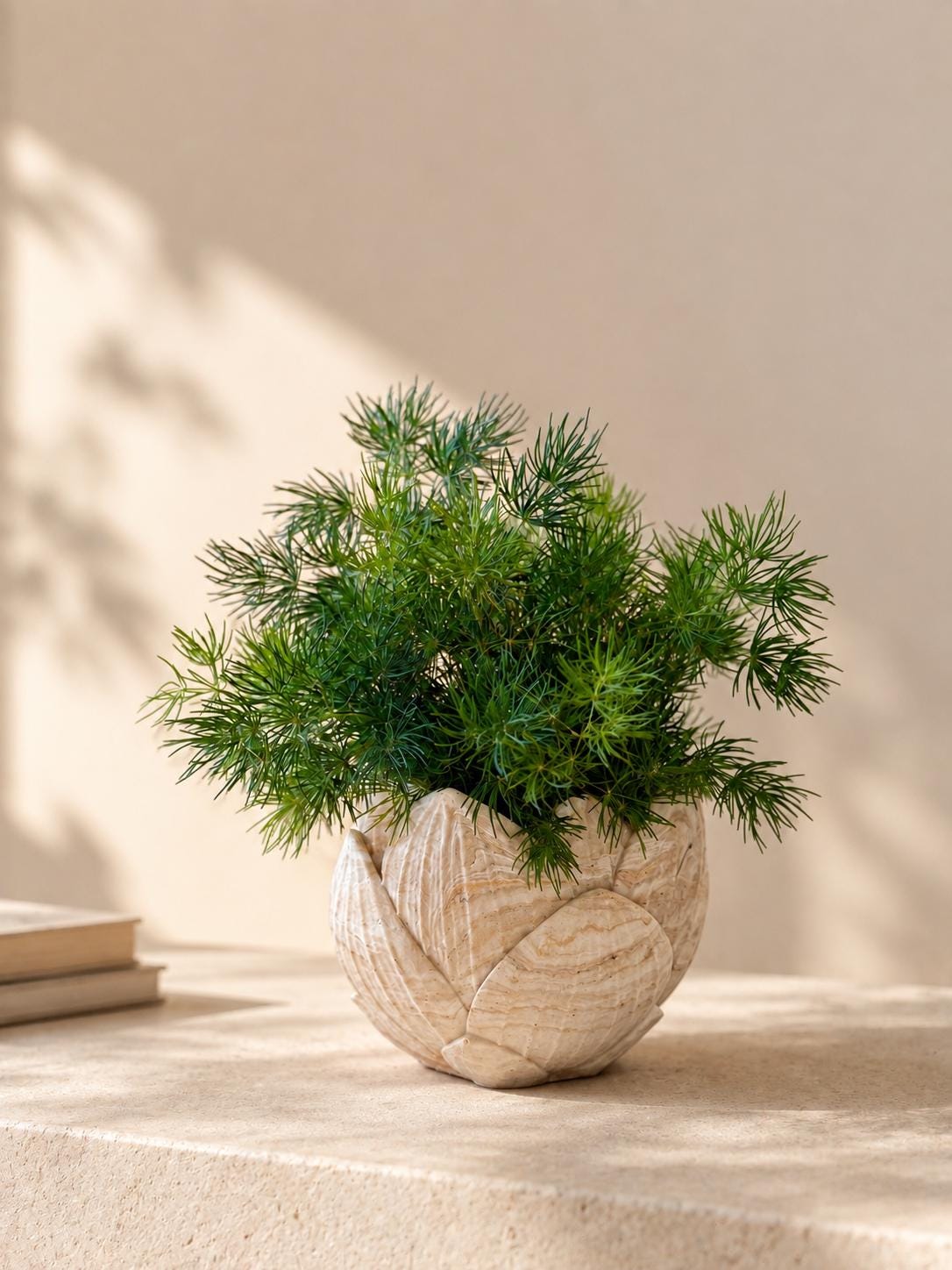 REN | Handgefertigte dekorative Schale aus Jesmonite in Lotusblütenform