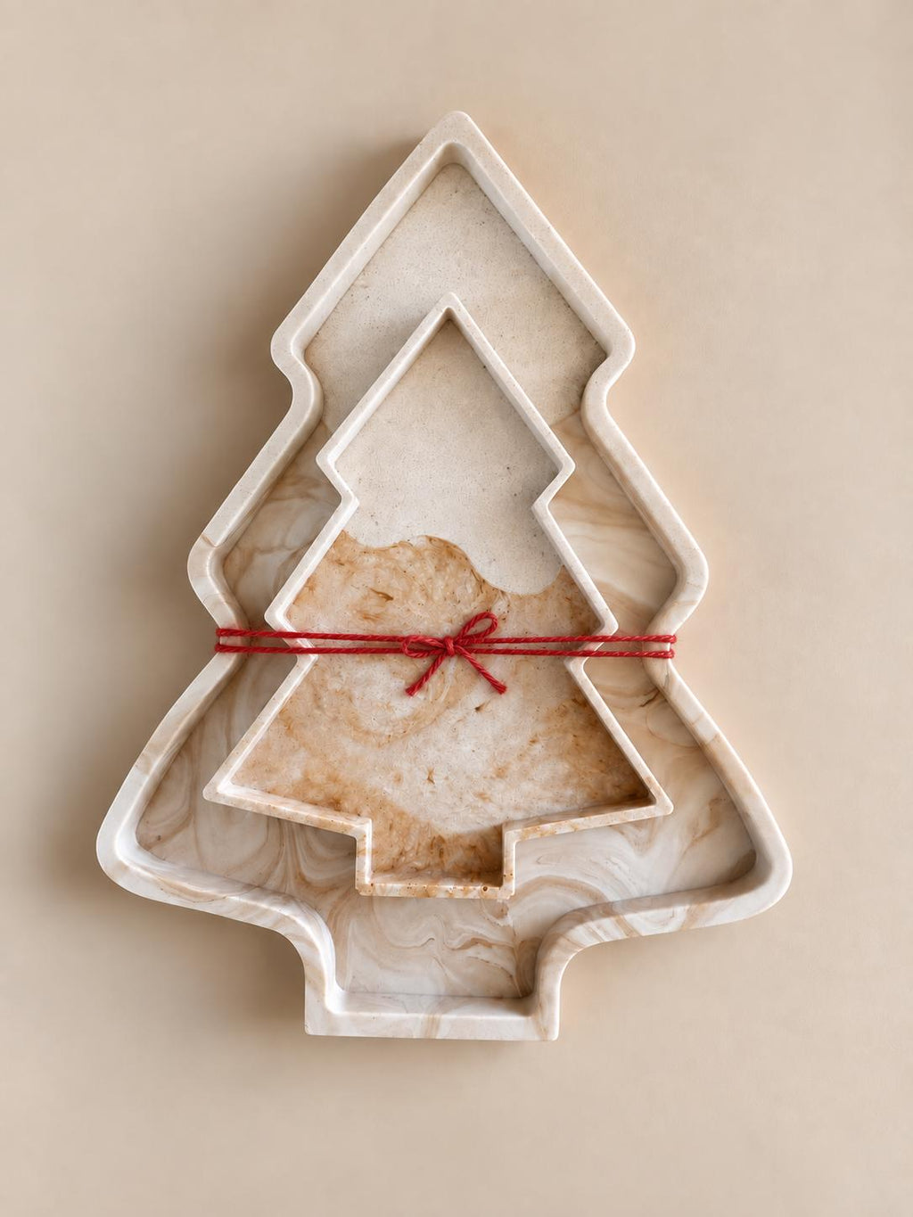 KERST | Bandeja de Jesmonite en forma de árbol de Navidad