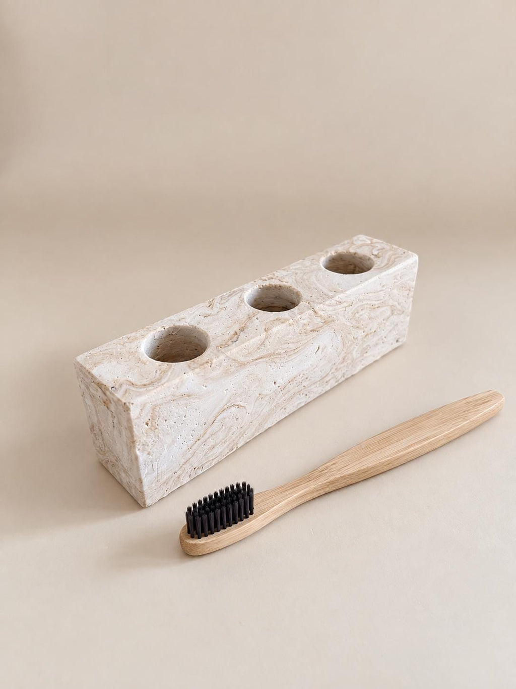 TILO | Portacepillos de dientes de Jesmonite hecho a mano